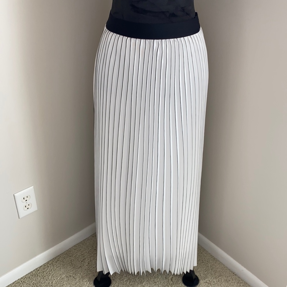 Max Studio pleated maxi skirt